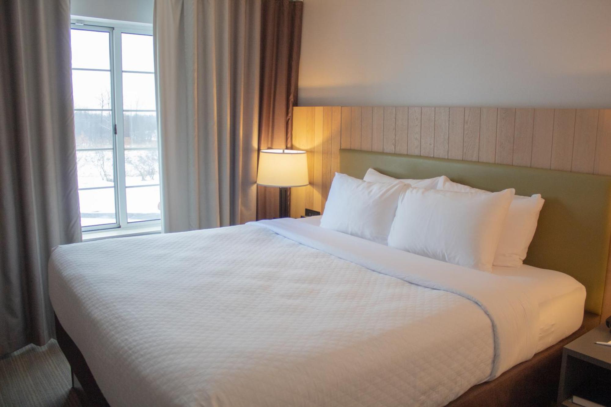 Country Inn & Suites By Radisson, Big Rapids, Mi Exteriér fotografie